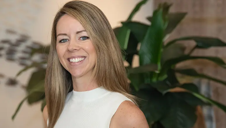 1000MTG launches new luxury leisure travel brand in Australia 2 Corporate headshot of 1000MTG GM Australia Lauren Gray in office.