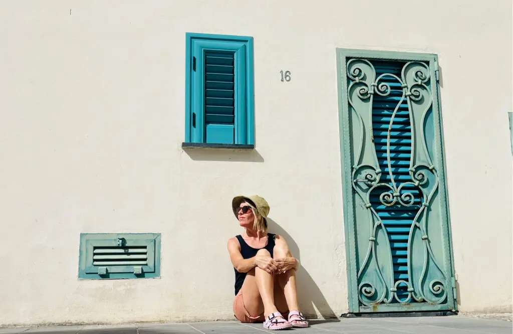What is nostalgic tourism & travel nostalgia (& why Back-Roads do it best)?