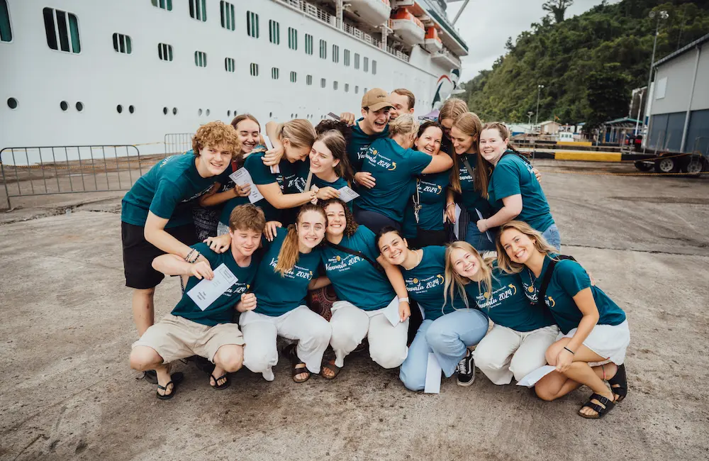 P&O Cruises comes to the aid of stranded Aussie Rotary volunteers in Vanuatu