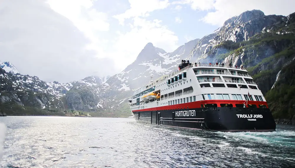 Hurtigruten MS Trollfjord HGR 154918 1920