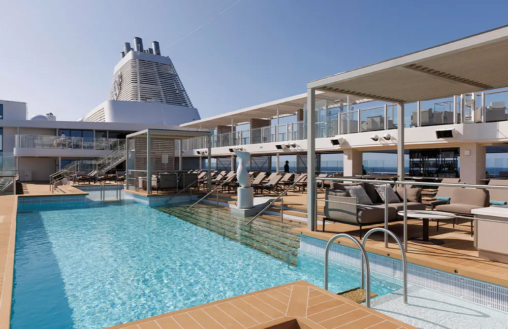 Silversea-Silver-Nova-pool-deck_1000x648