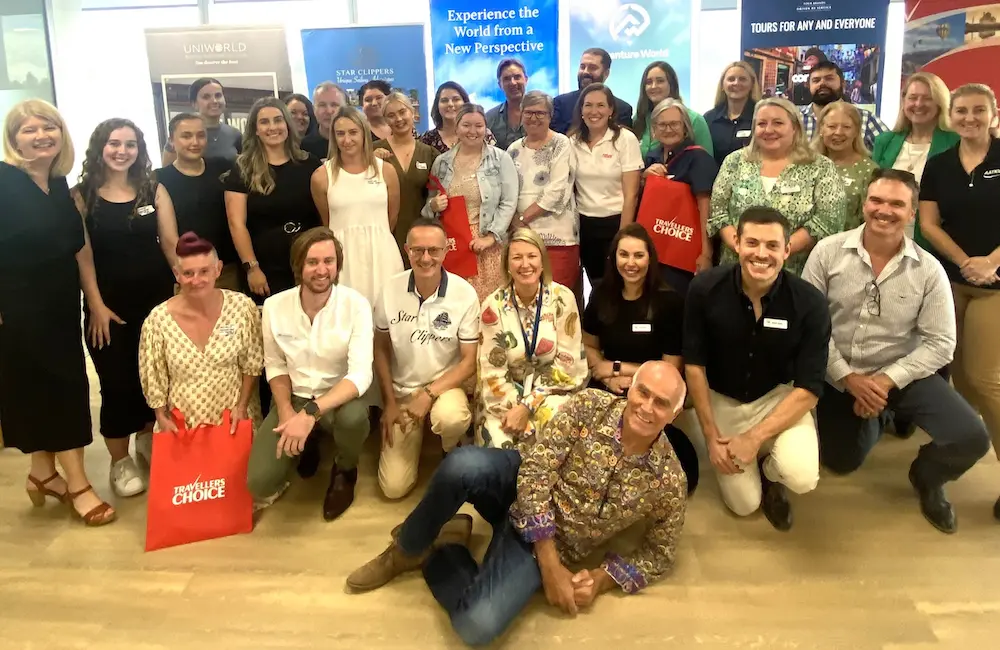 Brushstrokes to boarding passes: Travellers Choice agents mix training with creativity & cruising