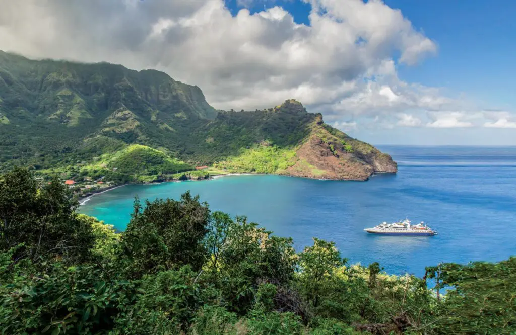 Big savings with Lindblad Expeditions’ 'Explore the World Last Chance' sale