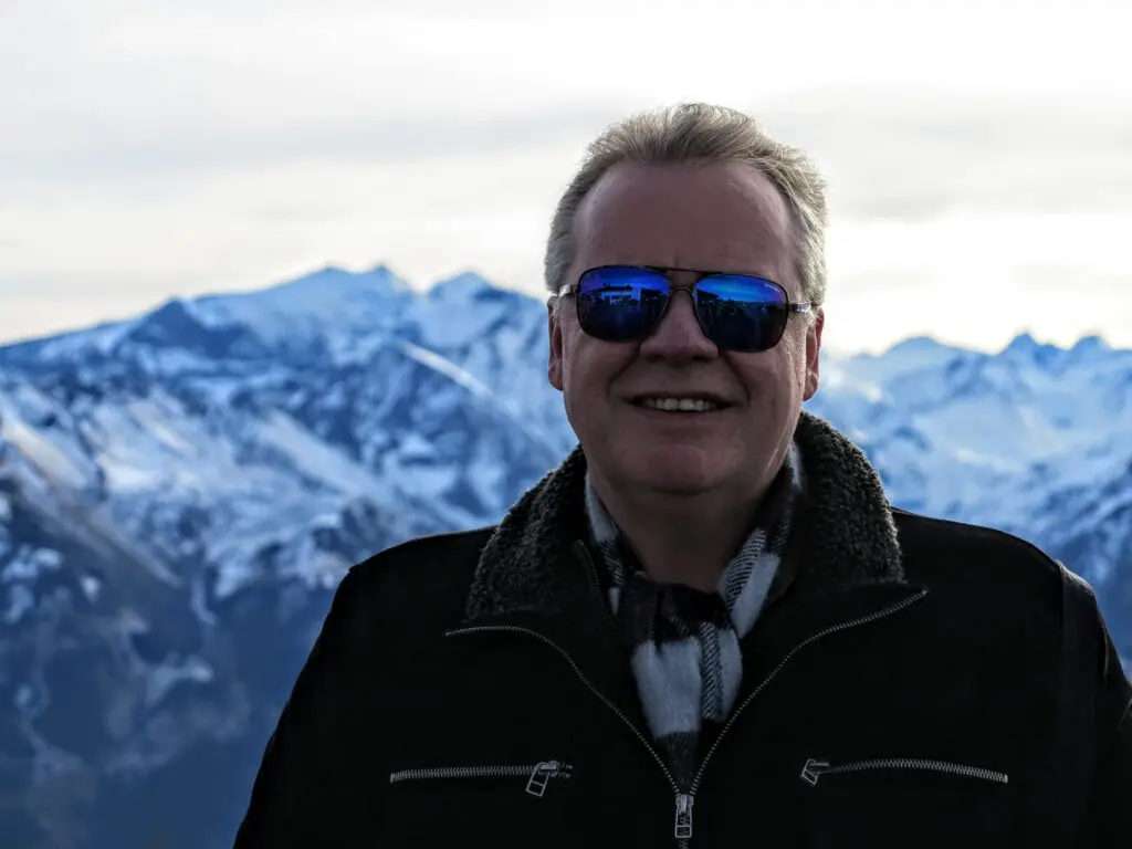 Movers + Shakers: Designer Journeys adds Stephen York to Qld BDM team 1 Stephen York