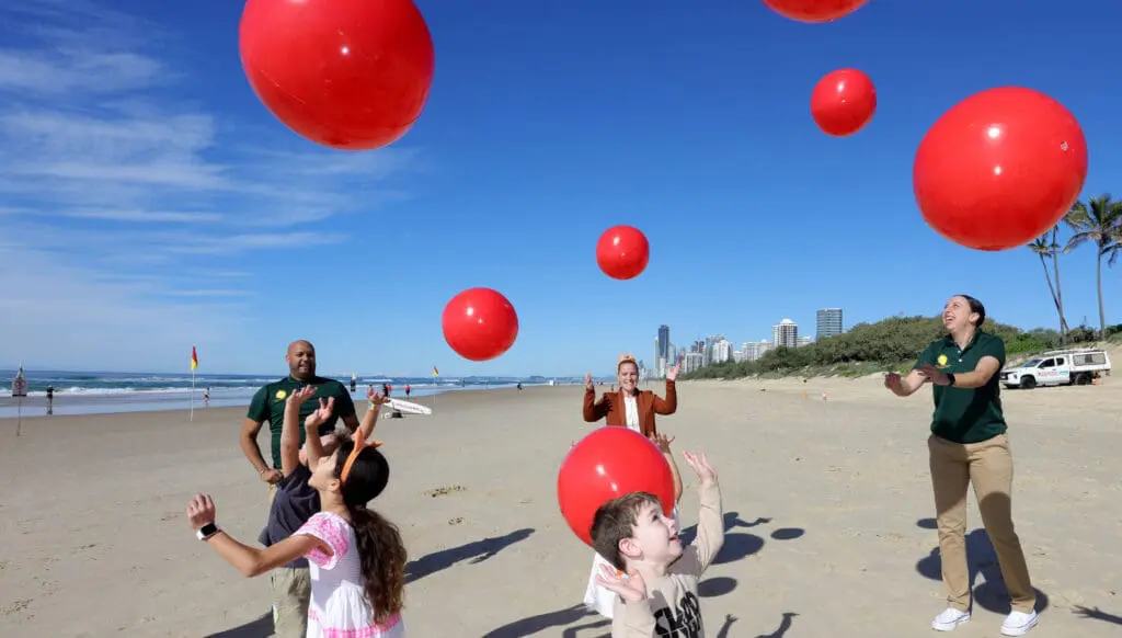 Keepy Uppy with Queensland! TEQ launches biggest campaign in 10 years with Bluey 2 TEQ Gold Coast KeepyUppyWorldRecord Credit Tourism and Events Queensland 2