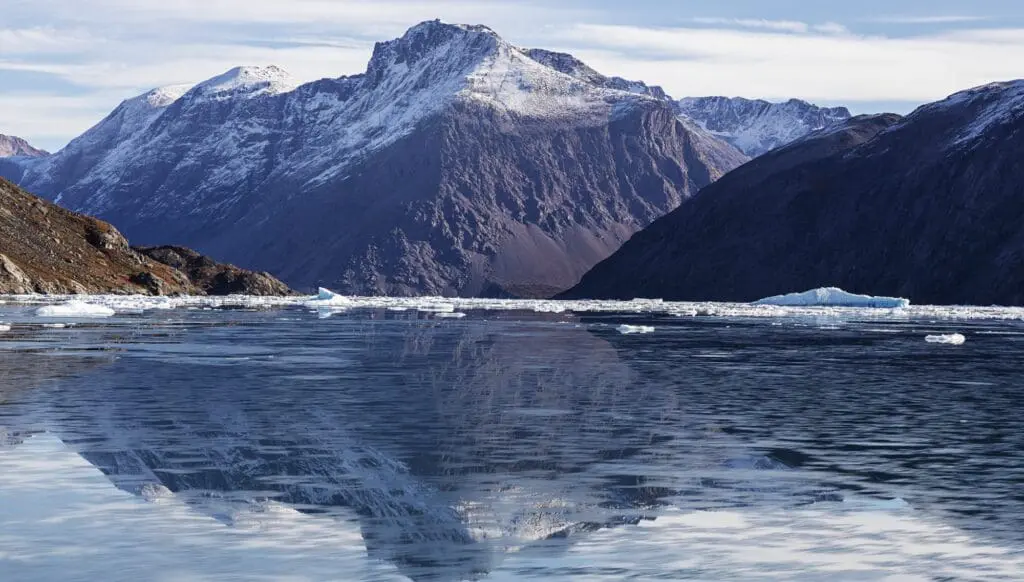Save up to $6k on HX all-inclusive Arctic Adventures 4 HX
