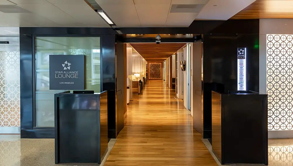 This paid lounge is North America’s Leading Airport Lounge (and it has a Down Under connection) 4 Star Alliance Lounge LAX entrance