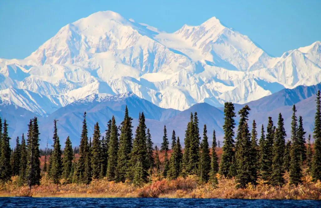 Save $$$$ on 2025 Globus & Cosmos tours, but hurry! 