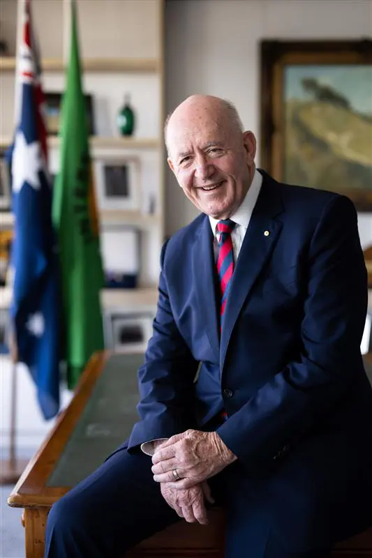 Former Australian Governor-General Sir Peter Cosgrove to host APT cruises in 2025 1 Sir Peter Cosgrove to lead APT expedition cruises