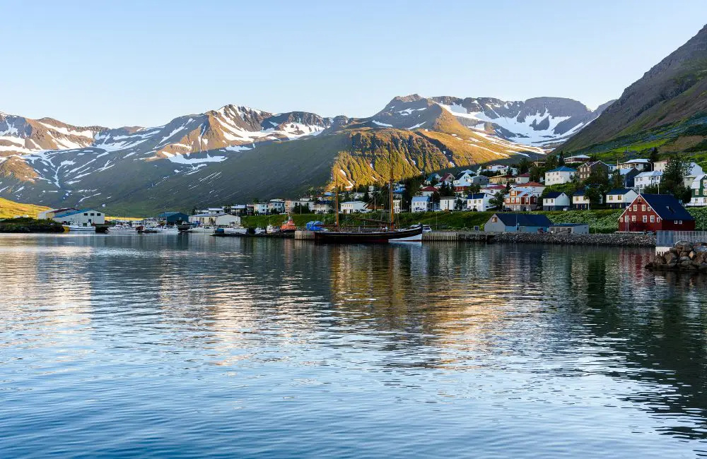 Former Australian Governor-General Sir Peter Cosgrove to host APT cruises in 2025 2 The small fishing village of Siglufjörður in Iceland is on the APT itineraries