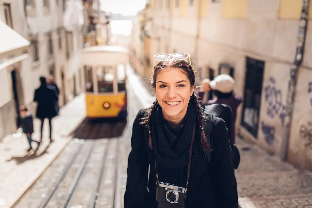 Vale Arthur Frommer, iconic travel guidebook author and budget travel pioneer 1 Frommers became a go-to resource for budget-conscious travellers, particularly in the US.