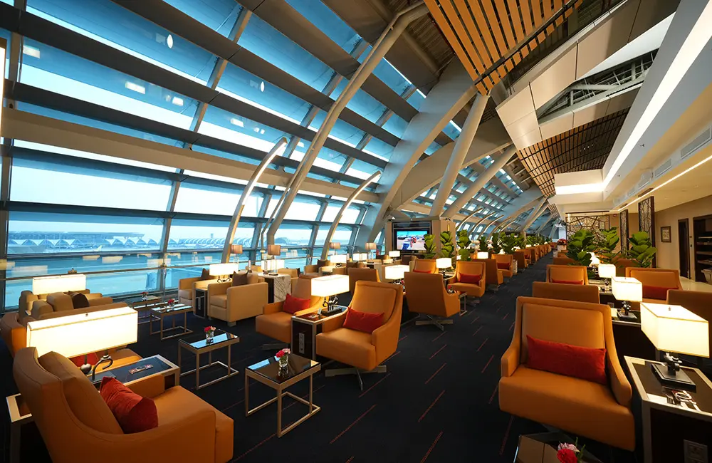 Emirates opens its second-largest airport lounge in Bangkok & it’s not just for premium pax