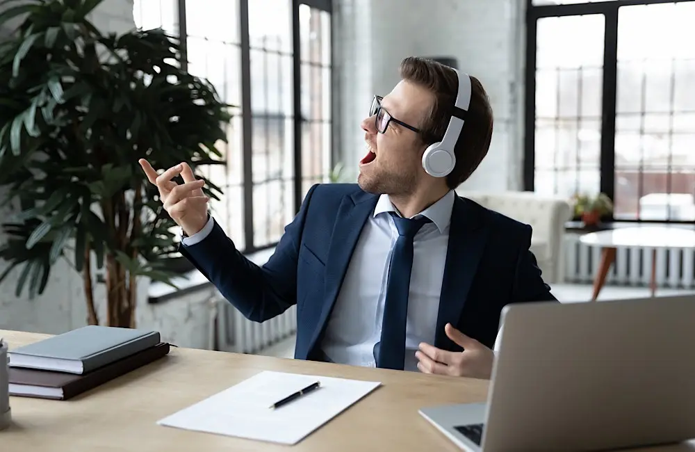 Renew your ATIA Accreditation and WIN BIG as a Renewal Rockstar!