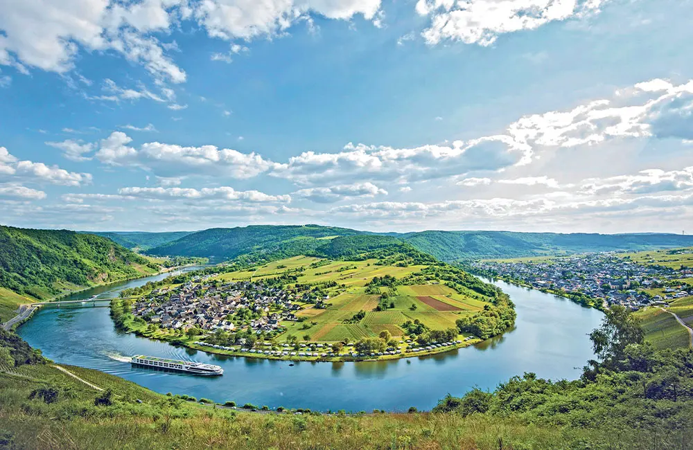 2025 river cruising trends: industry experts share what’s hot for travel agents