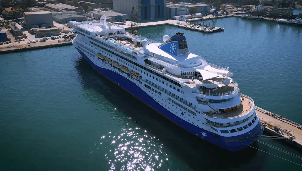 Cruising returns to Santorini after cruise ship pause 