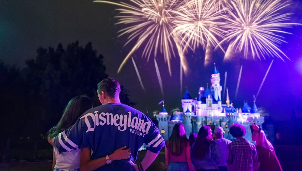 Are these Viva Holiday Anaheim deals the 5-night fun injection you need? 5 1000x568 Anaheim in style Disney fireworks Disney Copyright