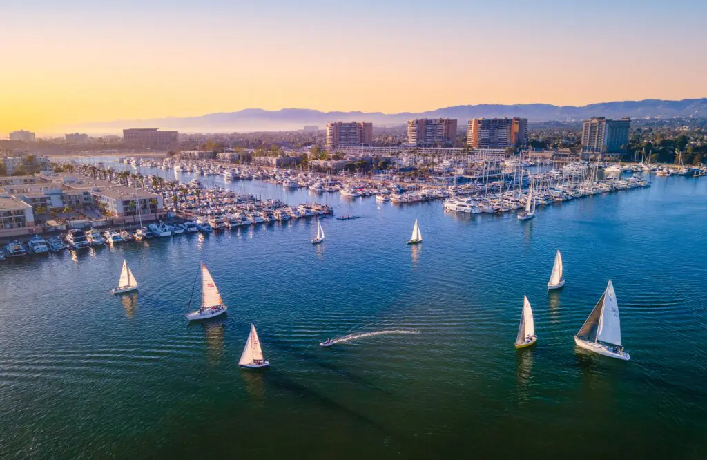 Qantas sale lands US and Canada fares from $949 return for 7 days only 2 Los Angeles