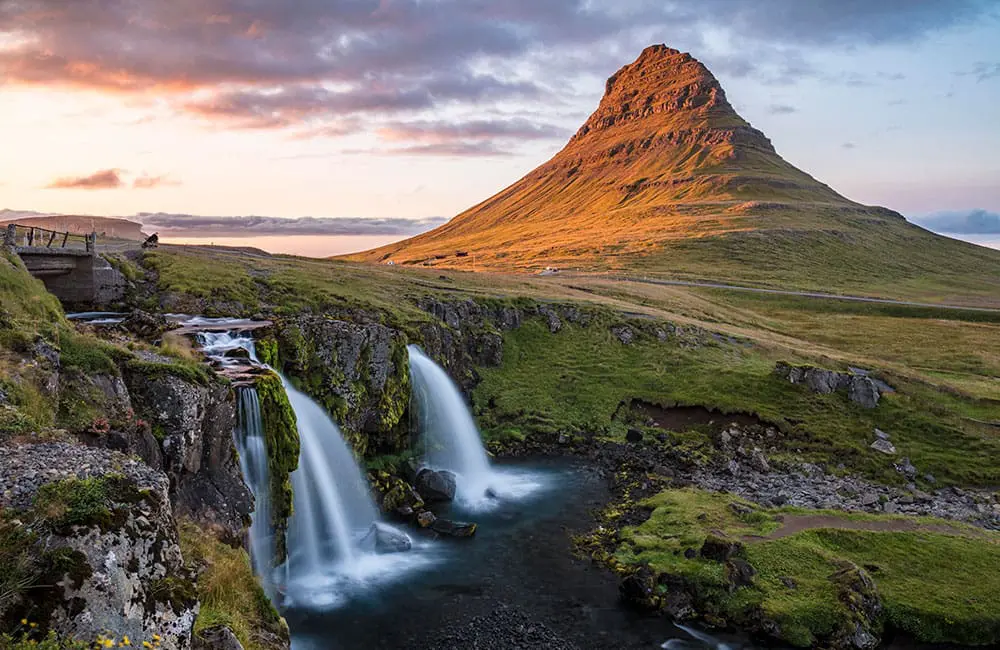 Wild shots: HX & Karryon launch World Ocean Day competition with $10K Iceland expedition cruise for two up for grabs 2 Experience the geological wonders of the land of ice and fire, from volcanoes and glaciers to geysers and hot springs.