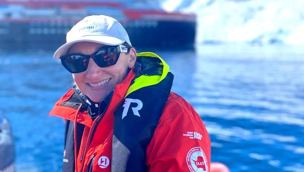 Antarctica like you've never imagined – with HX 8 HX