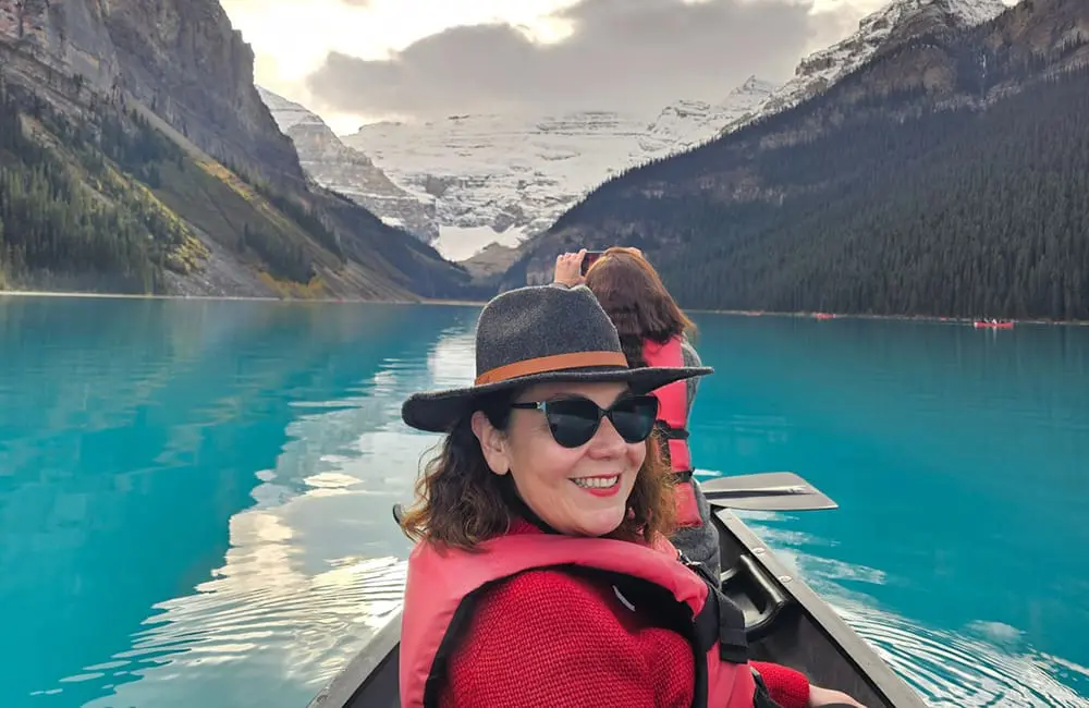 Why Canada is the ultimate bang-for-your-buck international destination for Aussies in 2025: 7 agent tips inside! 6 TravelManagers’ Rose Febo kayaking in Alberta.