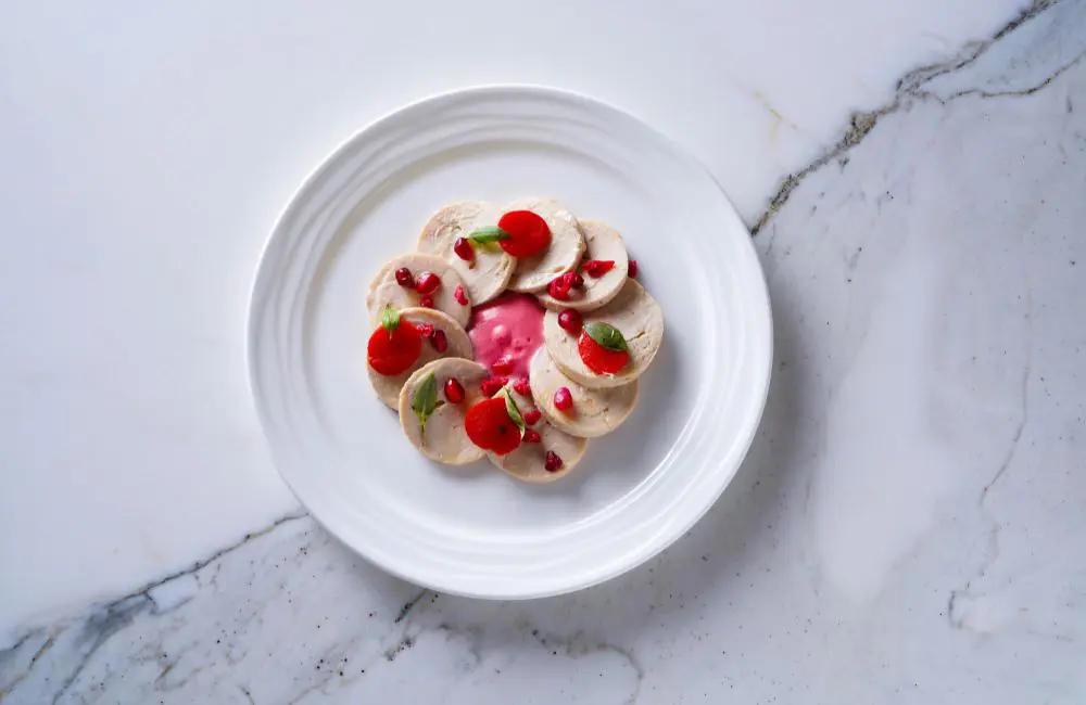 Raise a glass: Emirates elevates inflight dining with exclusive champagne pairings 2 Emirates Roasted Chicken Ballotine with Moët & Chandon Rosé Impérial