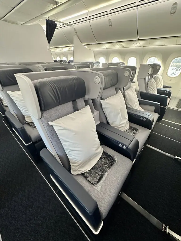 LIVE LOOK: Previewing Air New Zealand’s new Aussie-bound 787, including the carrier's latest seat class 4 Air New Zealand's Premium Economy seat.