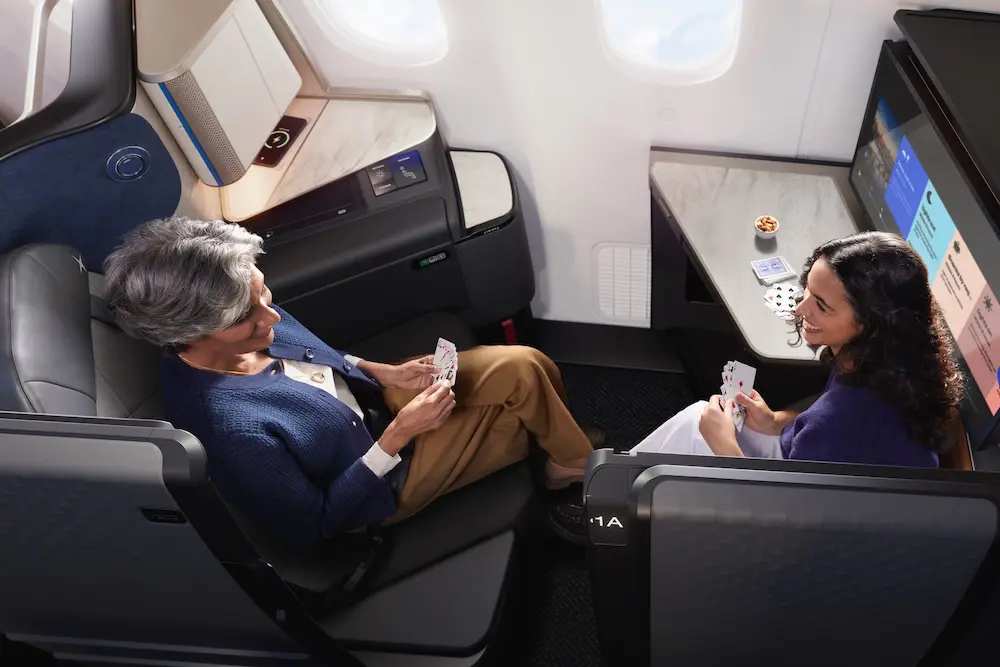 United Airlines unveils new 787s, with caviar before takeoff & world’s largest Economy screens