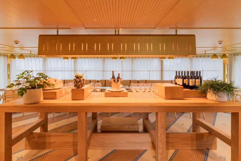 Sneak peek at APT Solara and APT Ostara's world-first hydraulic venue, Grüner Bar & Dining 4 APT Solara Ship, Gruner interior.