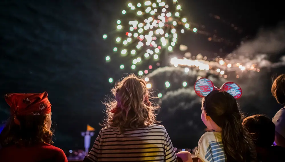 What’s life really like on Disney Wonder Down Under? We went aboard Disney Cruise Line to find out 2 disney cruise fireworks
