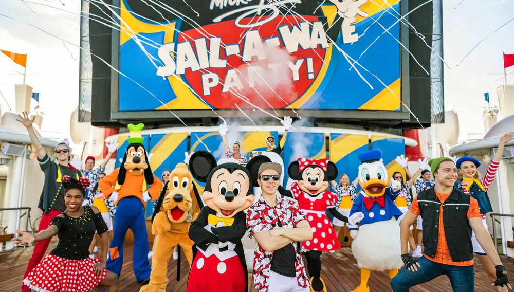 What’s life really like on Disney Wonder Down Under? We went aboard Disney Cruise Line to find out 3 Disney Magic at Sea