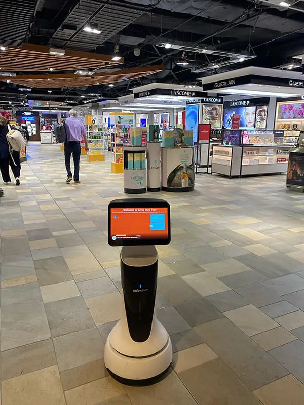 Flight Test: Singapore Airlines – Brisbane to Brussels on a mixed-class ticket 2 Lotte Duty Free robot at Brisbane Airport. Image: Cassie Tannenberg