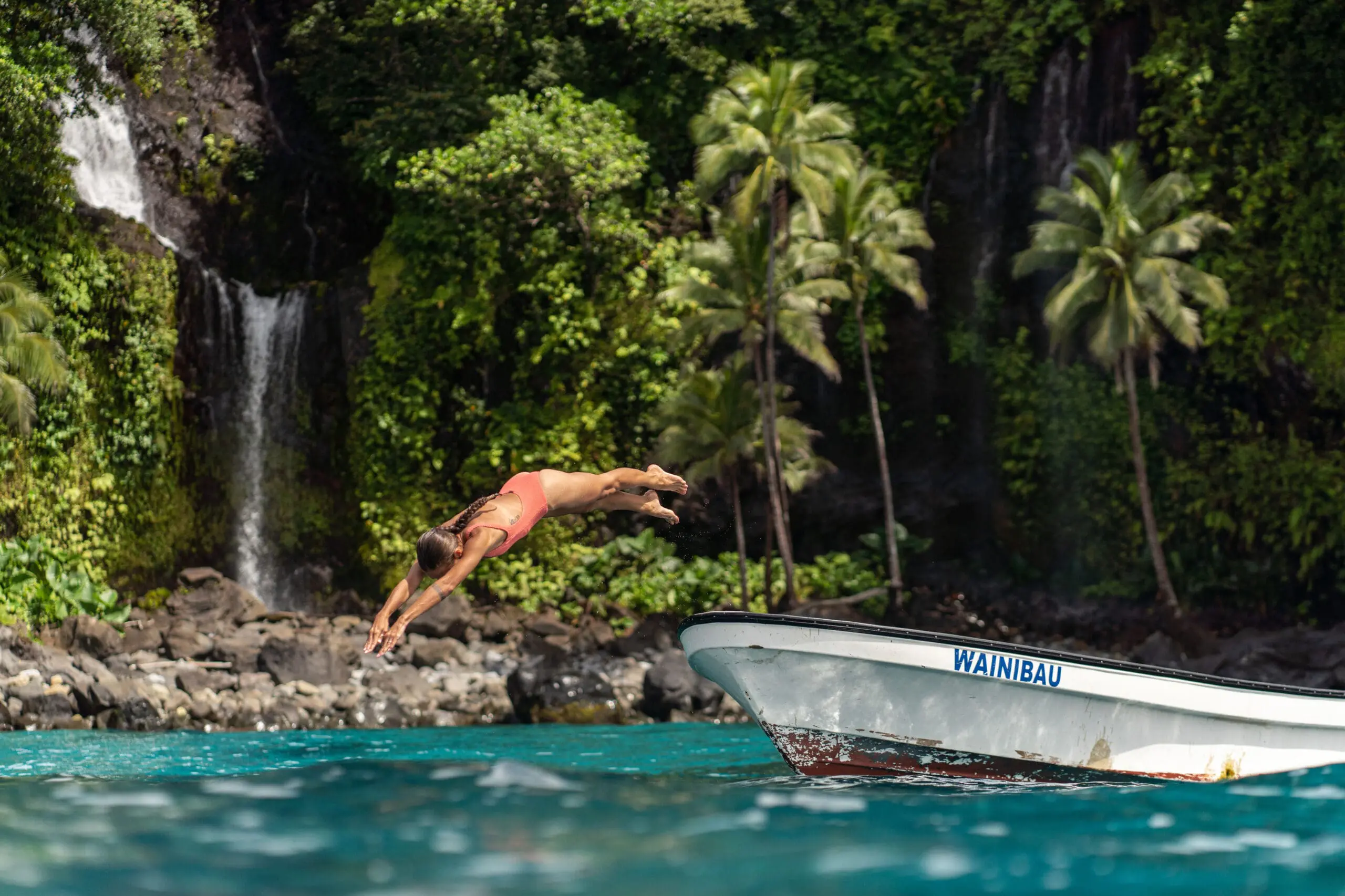 Diving off boat scaled