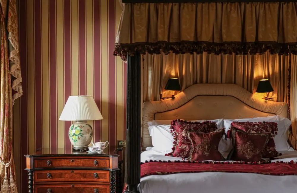 Accor's first Emblems Collection hotel to debut in the UK this year 3 Lucknam Park Hotel & Spa bedroom