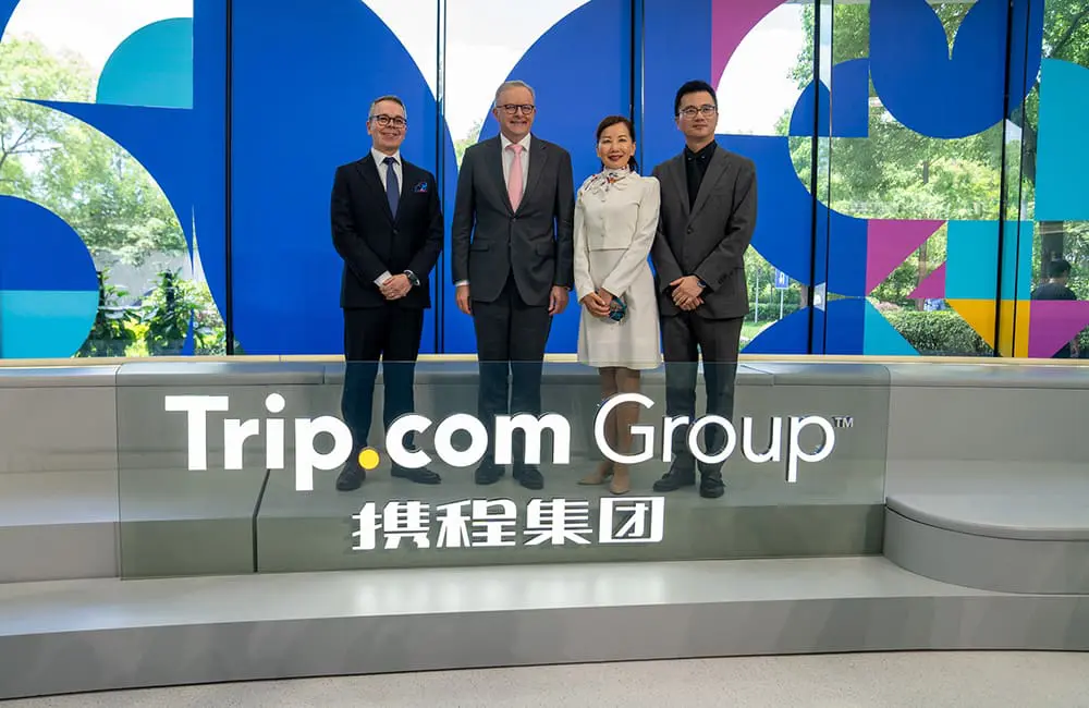 Australia eyes tourism boost as PM strengthens travel & trade ties with China 2 Tourism Australia, PM Anthony Albanese & Trip.com Group execs at Trip.com Group HQ in Shanghai, China.