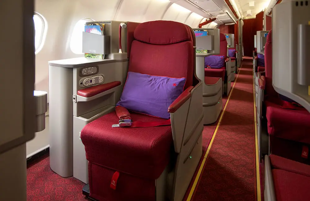 Tri-city link: Hong Kong Airlines starts MEL-HK flights in December 2025 but cuts Sydney services 2 Business Class cabin seating aboard Hong Kong Airlines' A330 aircraft.