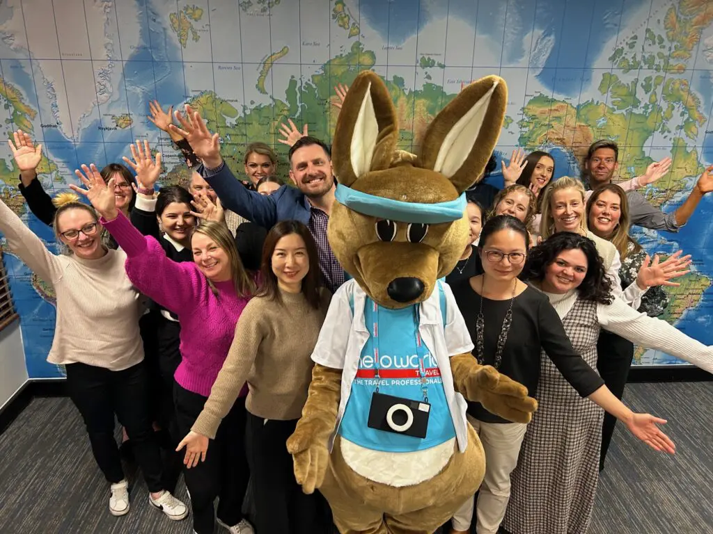 Movers + Shakers: Helloworld adds Jordan Carpenter as Trade Partnerships Manager; celebrates 16 noms 1 Helloworld Travel team members from across the business celebrate with HelloRoo on the NTIA
nominations!