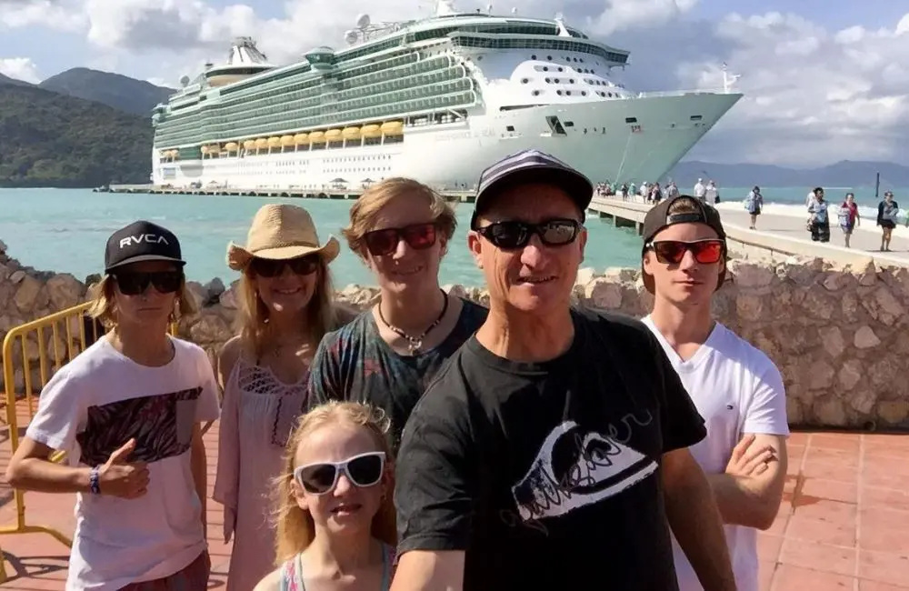From finance to first-class travel: Donna Jones on her rise to Virtuoso’s ‘most admired advisor’ 3 Donna Jones with her family