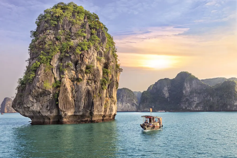 Adventure World joins CLIA, going all in as an Executive Partner to boost cruise-land journeys 2 seascape-sunset-at-Halong-Bay---466190296