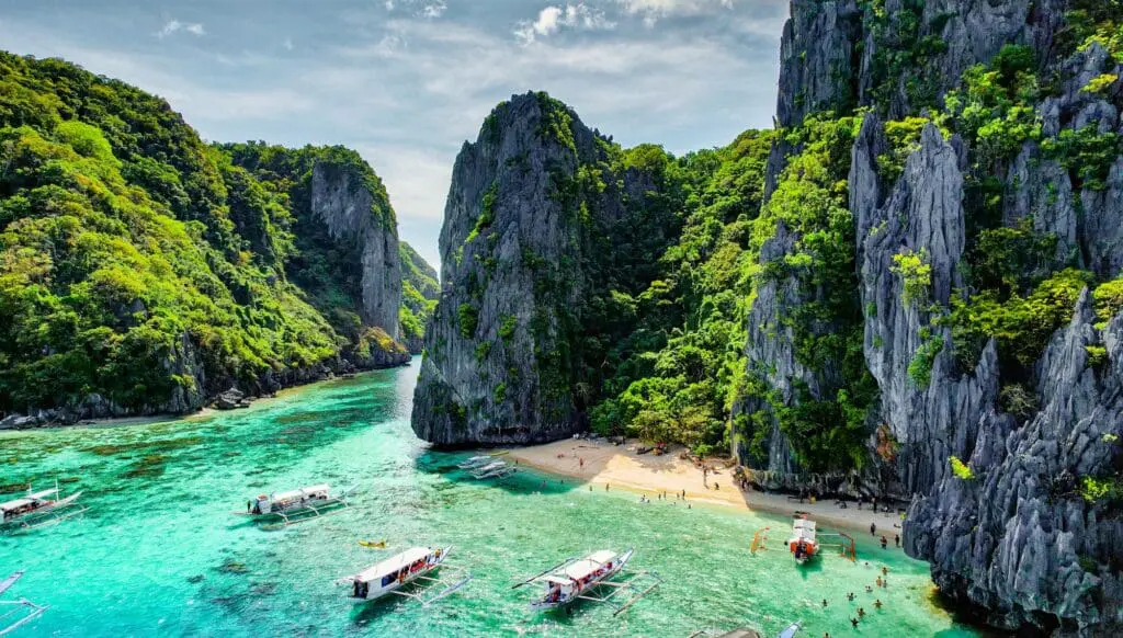 MEL to MNL made easy: Your direct link to the Philippines 4 Philippine Airlines