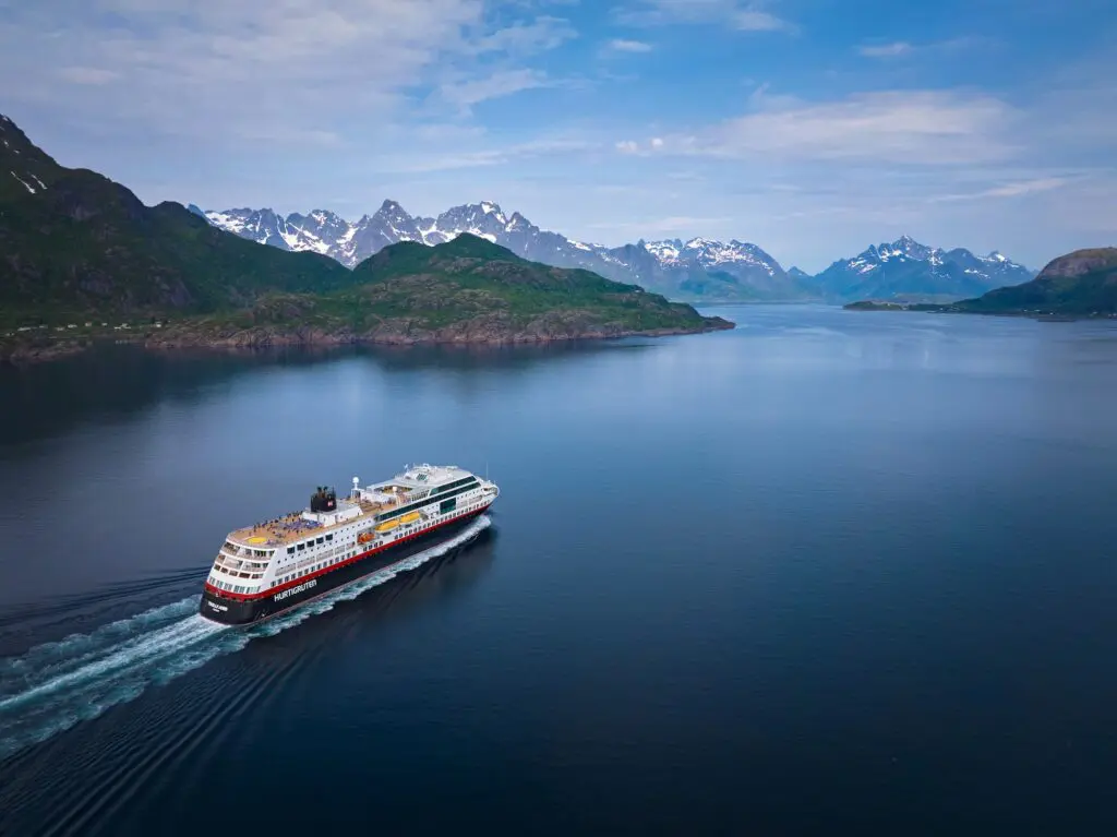 Movers + Shakers: Hurtigruten adds Lisa Warner as Chief Marketing & Digital Officer as profit rises 60% 3 Image Espen Mills.
Hurtigruten