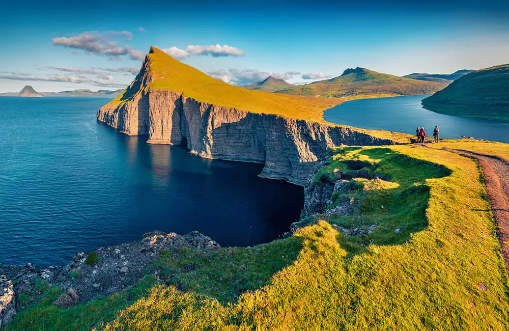 7 in 10 Aussies shrug off peak Europe travel for shoulder seasons in 2025 and beyond: Here’s why 4 Sorvagsvatn Lake in Vagar on the Faroe Islands. Image: Shutterstock