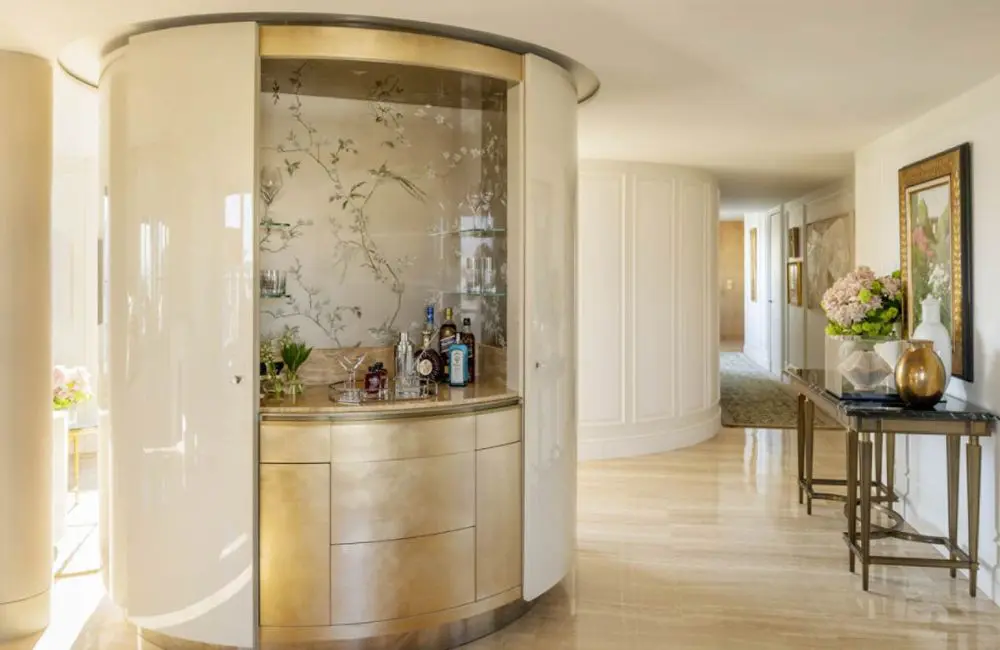 Four Seasons completes three-year transformation of its Paris hotel 3 Four Seasons Paris The Penthouse bar