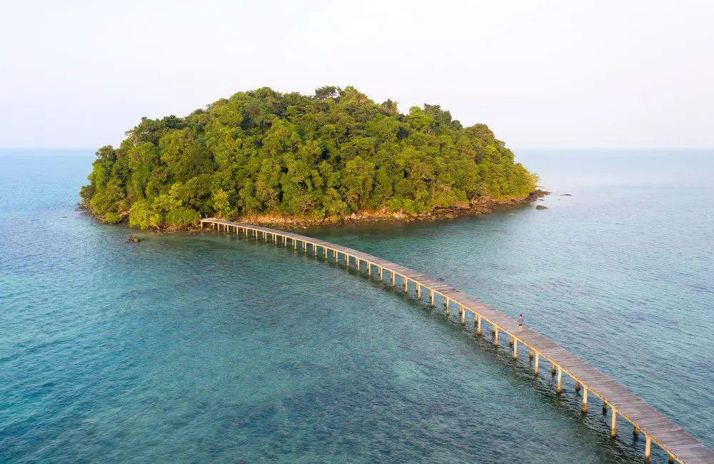 Hotel review: Song Saa, the Cambodian private island resort leading the charge in marine conservation 2 Koh Bong, the neighbouring islet to Song Saa's Koh Ouen which has the villas and restaurants