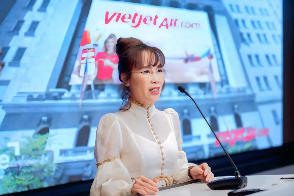 Vietjet Chair Dr Nguyen Thi Phuong delivers address at the NYSE