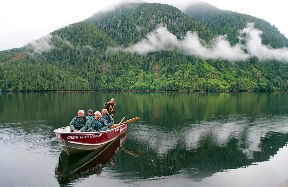 Guardians of the Grizzlies: Protecting the Great Bear Rainforest through responsible tourism with Marg Leehane 1 Great Bear Lodge Grizzly viewing Canada, Karryon