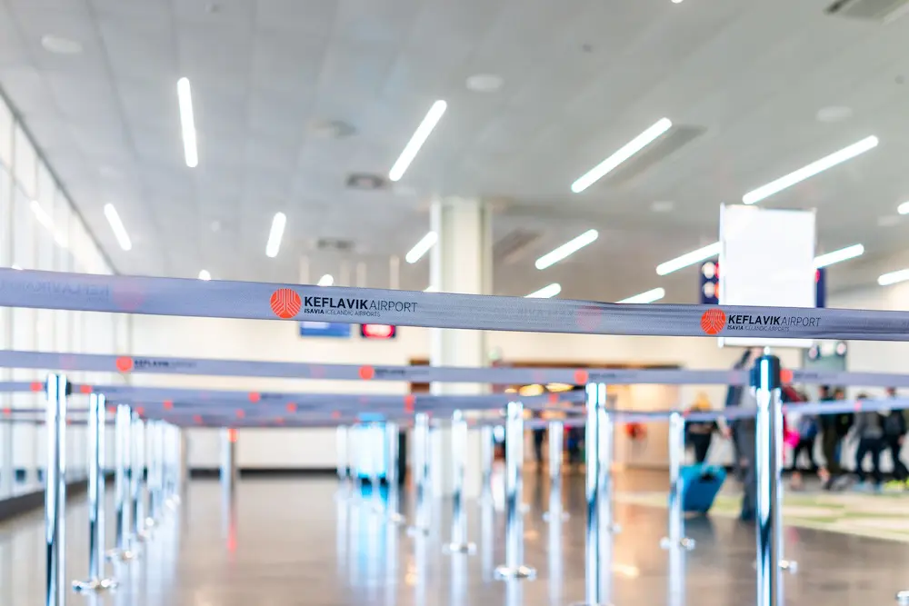 Transatlantic airline suddenly goes bust, cancelling all flights 2 Reykjavik's Keflavik Airport.