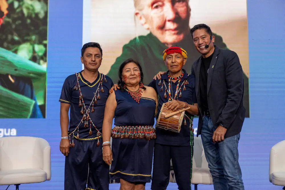 GX Jordan 2025: G Adventures marks 35 years as Jane Goodall inspires one last time 4 Bruce Poon Tip, Delfin Pauchi Uhigua (with wife and son)