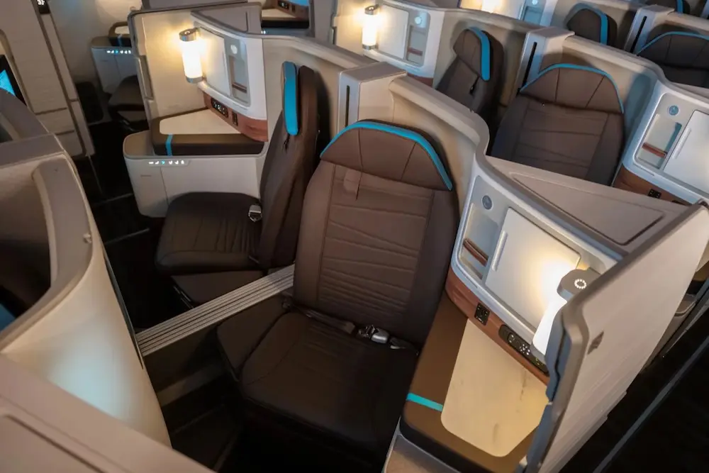 Alaska Airlines and Hawaiian Airlines to align booking systems and cabins commencing this month 1 Alaska Airlines' and Hawaiian Airlines' lie-flat business.