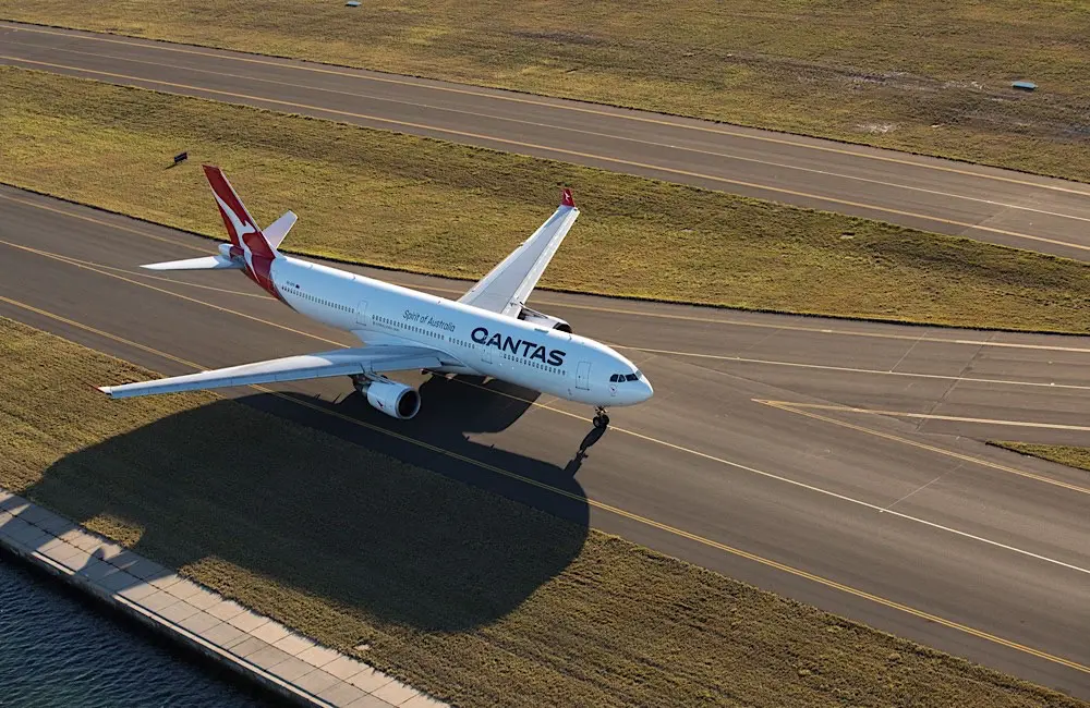 Qantas adds 30,000 new international seats for summer: Here’s where they’re headed 2 Qantas’ Airbus A330-200 will operate the seasonal Melbourne–Delhi route, adding more than 30,000 seats for the 2025–26 summer period.