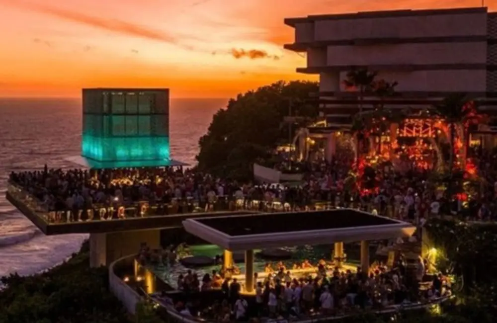 TruTravels unveils biggest agent incentive yet: Win 1 of 6 spots on an 8-day Indonesian adventure 2 TruTravels Party Uluwatu